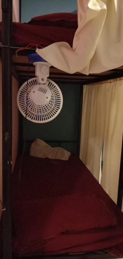 Tebaar Backpackers Hostel Rishīkesh Buitenkant foto
