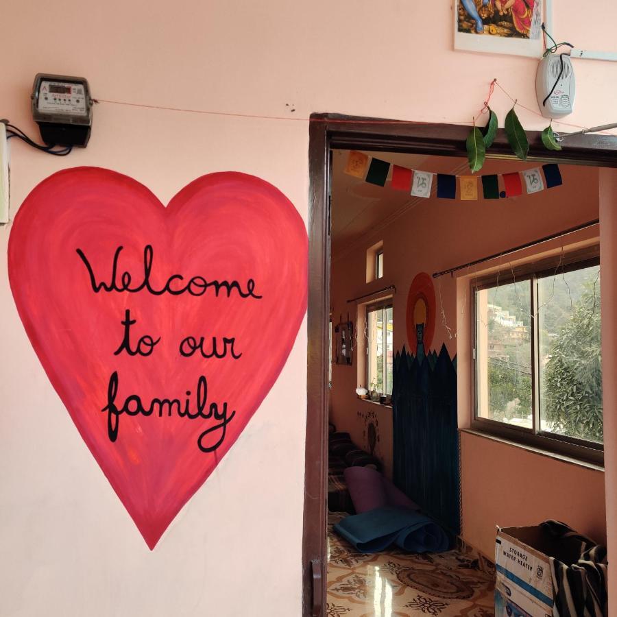 Tebaar Backpackers Hostel Rishīkesh Buitenkant foto
