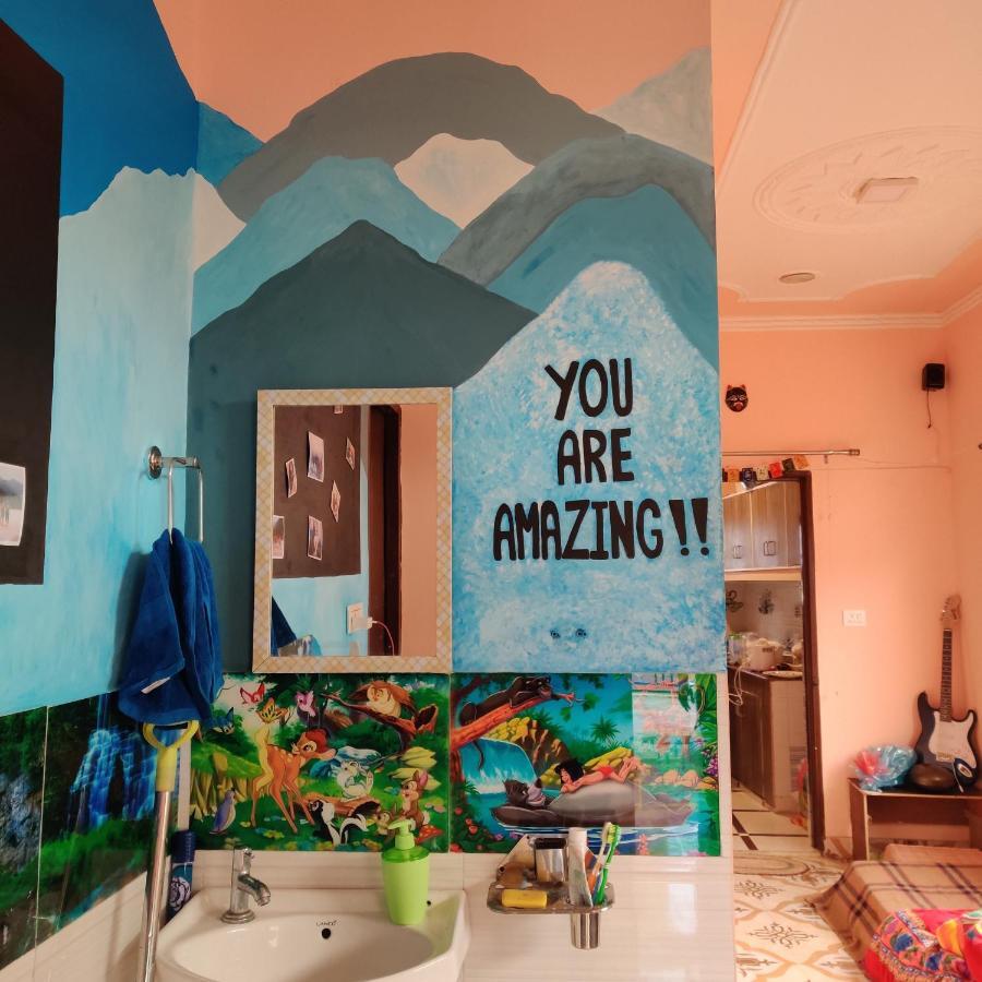 Tebaar Backpackers Hostel Rishīkesh Buitenkant foto