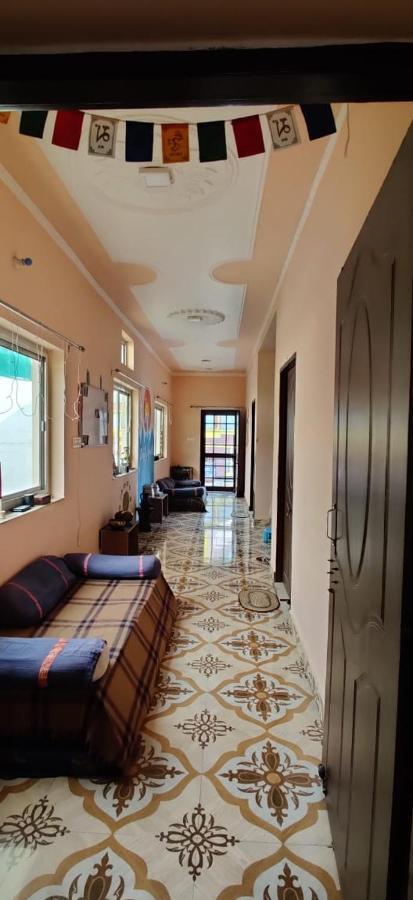 Tebaar Backpackers Hostel Rishīkesh Buitenkant foto